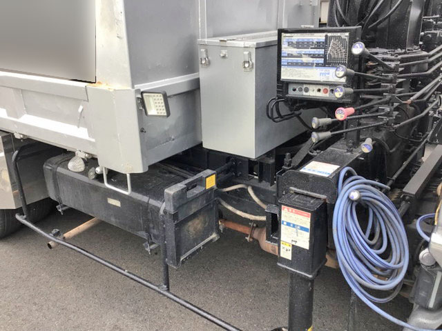 三菱ふそうキャンターダンプ・クレーン付小型（2t・3t）[写真13]