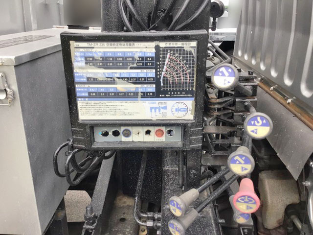 三菱ふそうキャンターダンプ・クレーン付小型（2t・3t）[写真15]