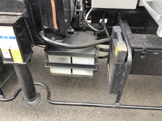 三菱ふそうキャンターダンプ・クレーン付小型（2t・3t）[写真19]