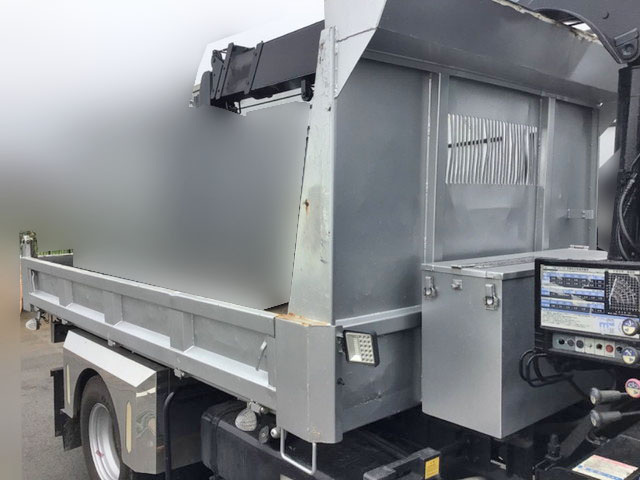 三菱ふそうキャンターダンプ・クレーン付小型（2t・3t）[写真06]