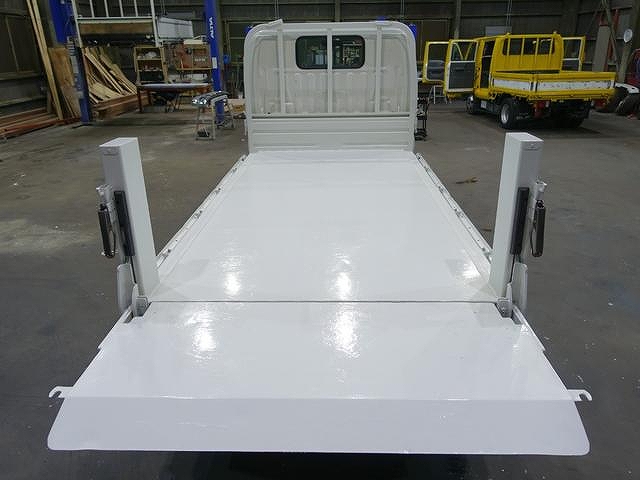 トヨタトヨエース平ボディ小型（2t・3t）[写真10]