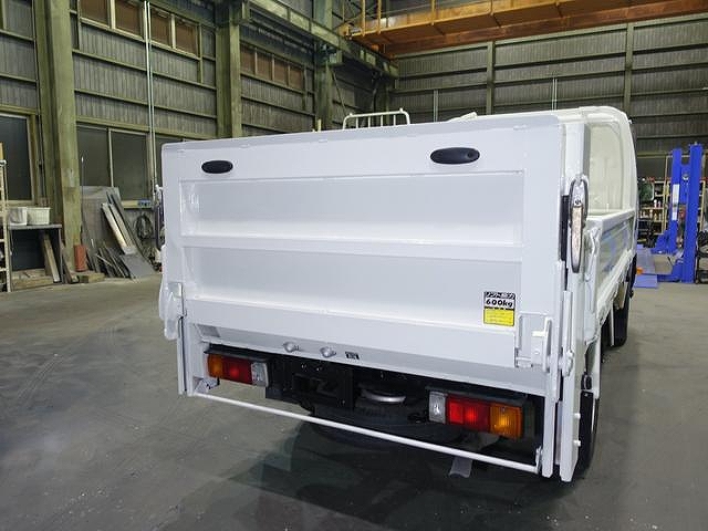 トヨタトヨエース平ボディ小型（2t・3t）[写真02]