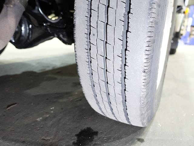 トヨタトヨエース平ボディ小型（2t・3t）[写真23]