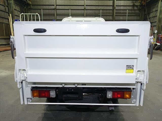 トヨタトヨエース平ボディ小型（2t・3t）[写真06]