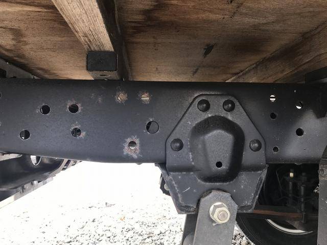 いすゞエルフ平ボディ小型（2t・3t）[写真10]