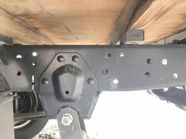 いすゞエルフ平ボディ小型（2t・3t）[写真17]