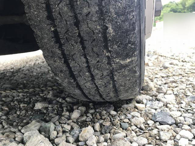 いすゞエルフ平ボディ小型（2t・3t）[写真20]