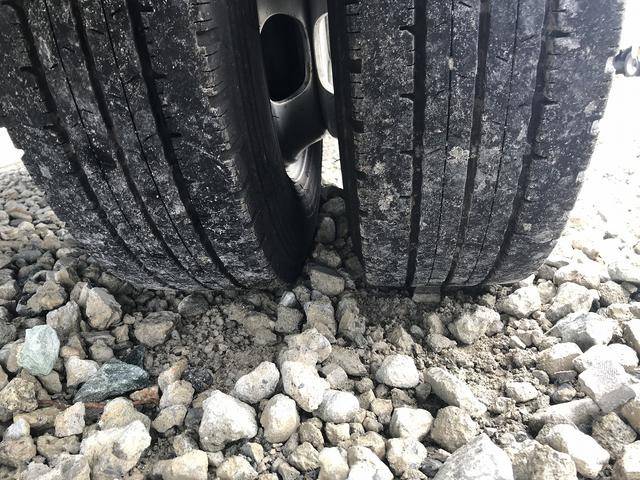 いすゞエルフ平ボディ小型（2t・3t）[写真38]