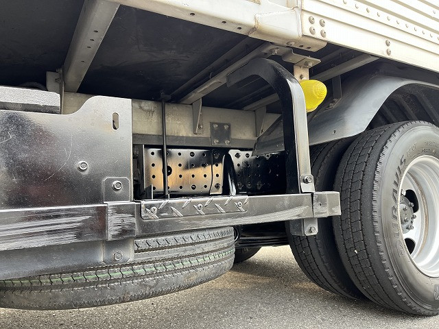 三菱ふそうキャンターアルミバン小型（2t・3t）[写真16]