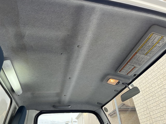 三菱ふそうキャンターアルミバン小型（2t・3t）[写真30]