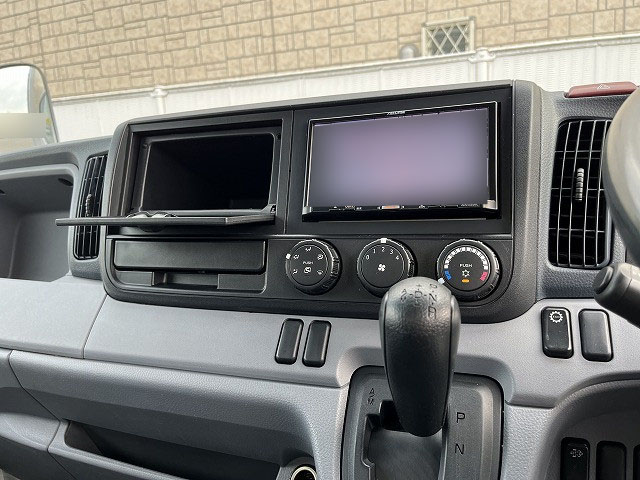 三菱ふそうキャンターアルミバン小型（2t・3t）[写真32]