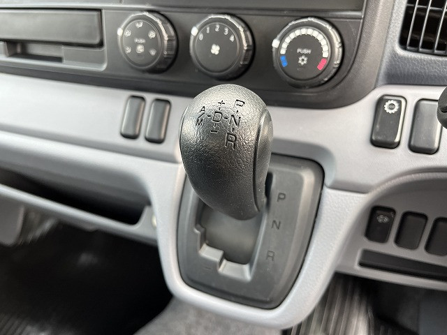 三菱ふそうキャンターアルミバン小型（2t・3t）[写真33]