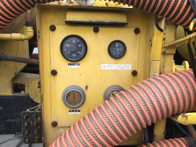 いすゞギガ汚泥吸引車大型（10t）[写真11]