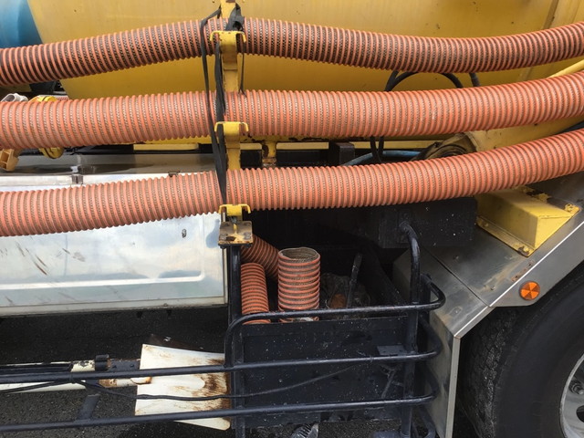 いすゞギガ汚泥吸引車大型（10t）[写真15]