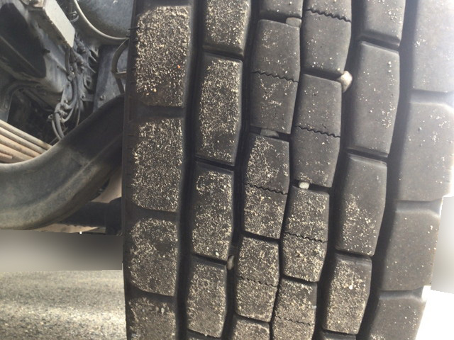 いすゞギガ汚泥吸引車大型（10t）[写真16]