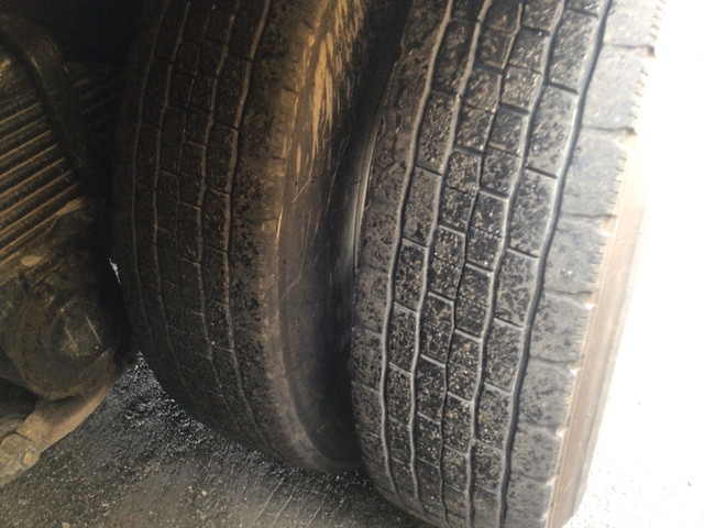 いすゞギガ汚泥吸引車大型（10t）[写真18]