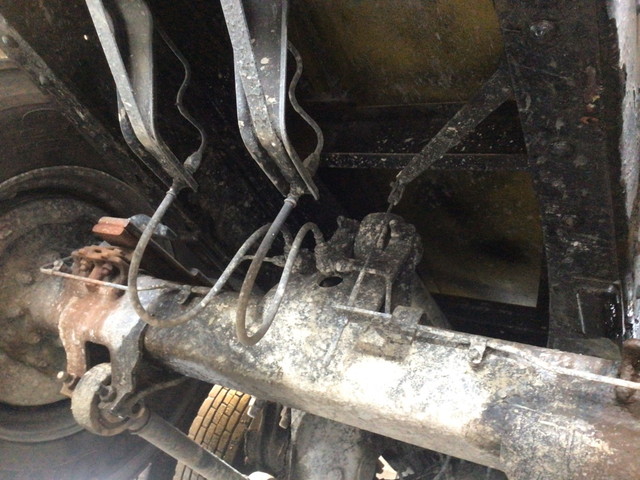 いすゞギガ汚泥吸引車大型（10t）[写真19]