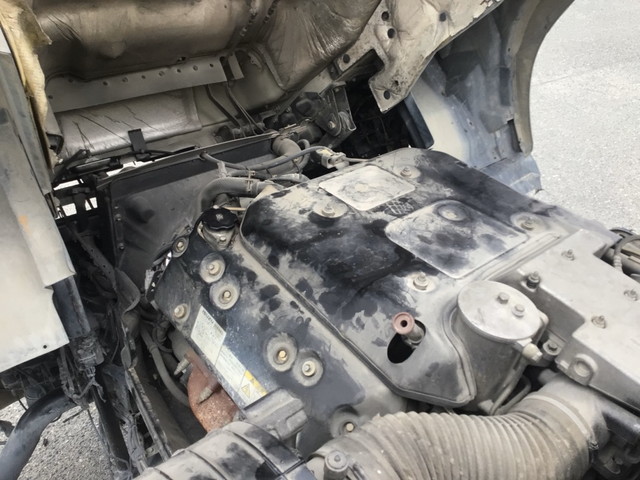 いすゞギガ汚泥吸引車大型（10t）[写真22]