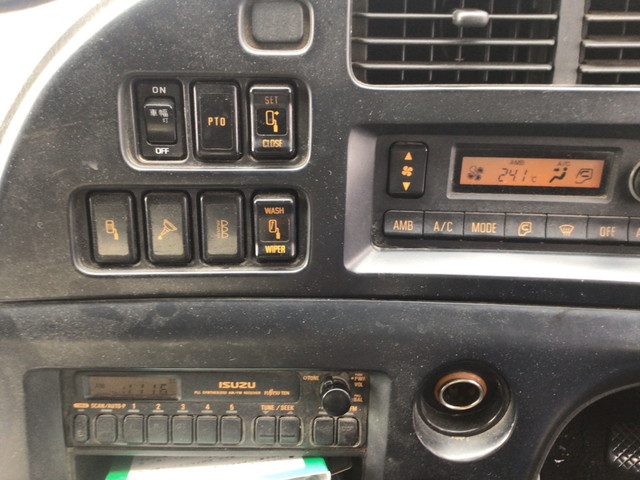 いすゞギガ汚泥吸引車大型（10t）[写真31]