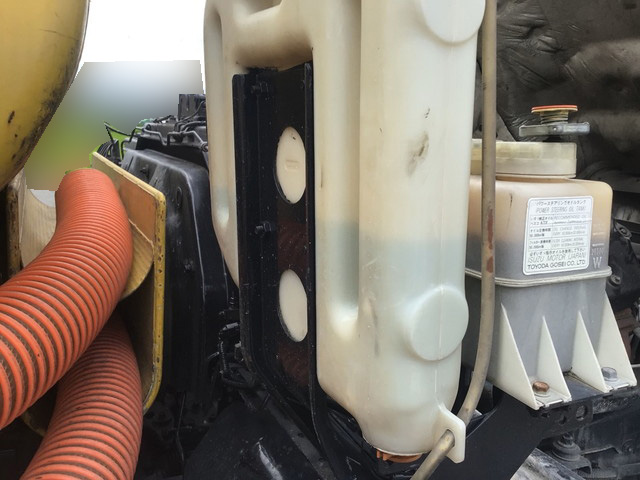 いすゞギガ汚泥吸引車大型（10t）[写真06]