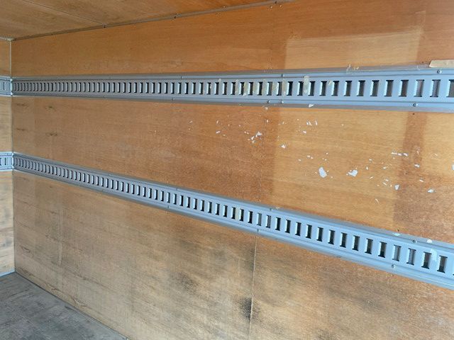 いすゞエルフパネルバン小型（2t・3t）[写真15]