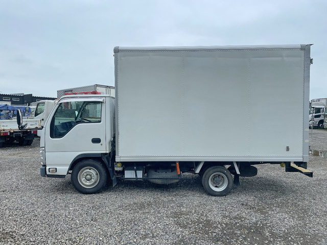 いすゞエルフパネルバン小型（2t・3t）[写真05]