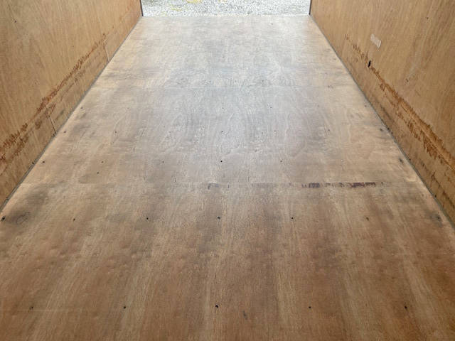 いすゞエルフアルミバン小型（2t・3t）[写真13]