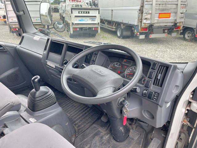 いすゞエルフアルミバン小型（2t・3t）[写真32]