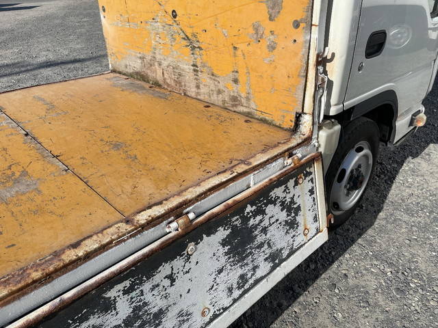 いすゞエルフ平ボディ小型（2t・3t）[写真12]