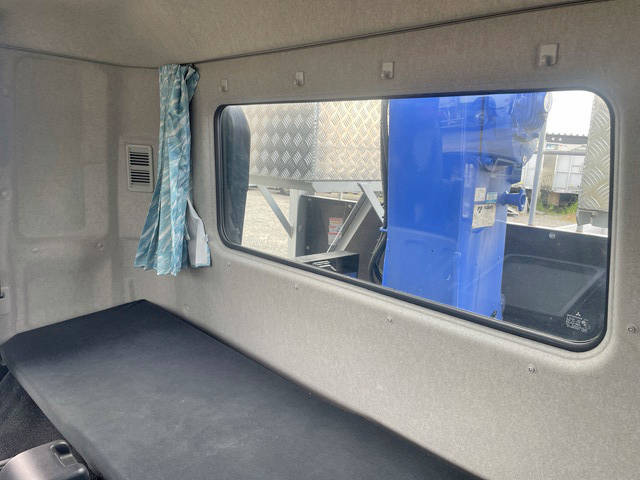 三菱ふそうファイタークレーン4段中型（4t）[写真33]