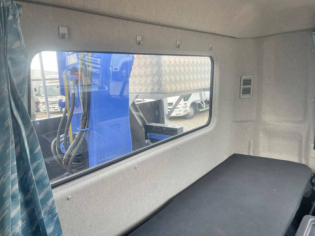 三菱ふそうファイタークレーン4段中型（4t）[写真34]