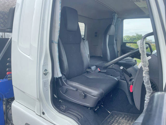 三菱ふそうファイタークレーン4段中型（4t）[写真35]