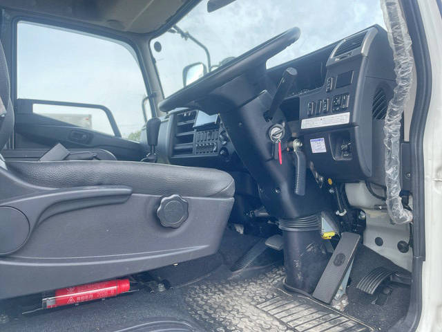 三菱ふそうファイタークレーン4段中型（4t）[写真36]