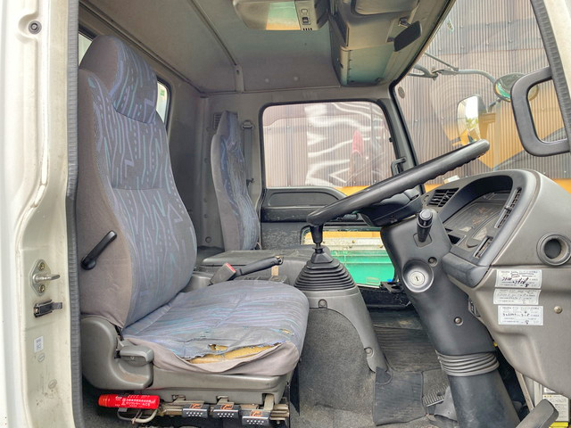 いすゞフォワード平ボディ中型（4t）[写真30]