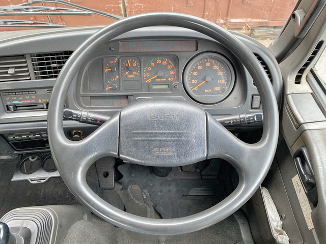 いすゞフォワード平ボディ中型（4t）[写真33]