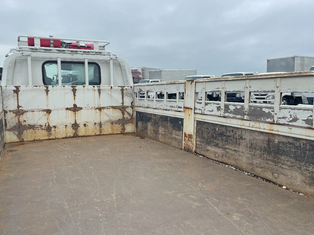 いすゞエルフ平ボディ小型（2t・3t）[写真11]