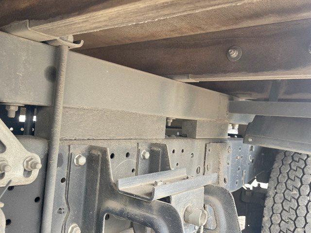 いすゞエルフ平ボディ小型（2t・3t）[写真22]