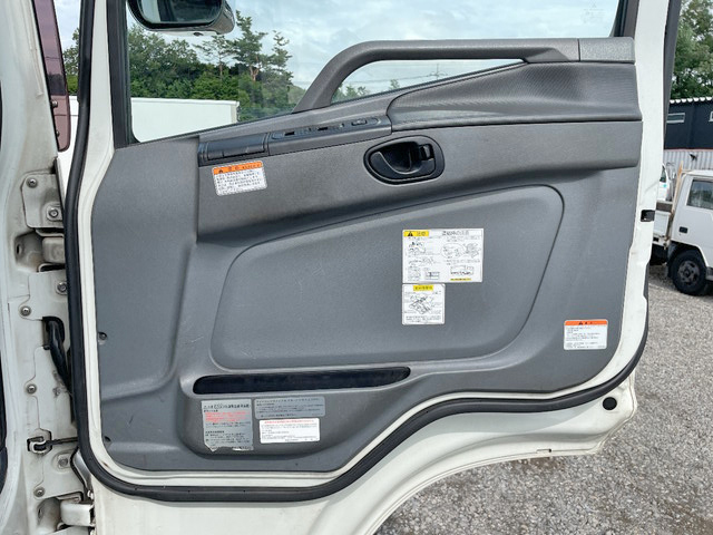 三菱ふそうスーパーグレートトレーラーヘッド（トラクターヘッド）大型（10t）[写真26]