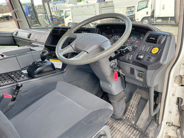 三菱ふそうスーパーグレートトレーラーヘッド（トラクターヘッド）大型（10t）[写真33]