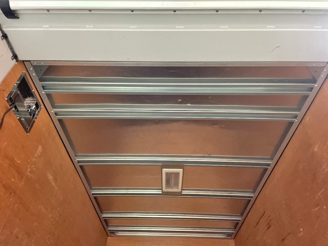 いすゞエルフアルミバン小型（2t・3t）[写真10]