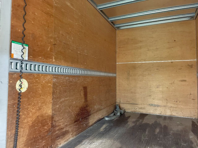 いすゞエルフアルミバン小型（2t・3t）[写真11]