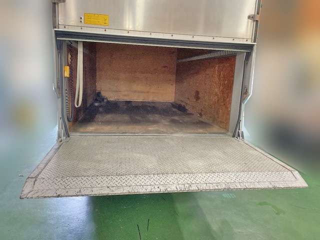 いすゞエルフアルミバン小型（2t・3t）[写真16]