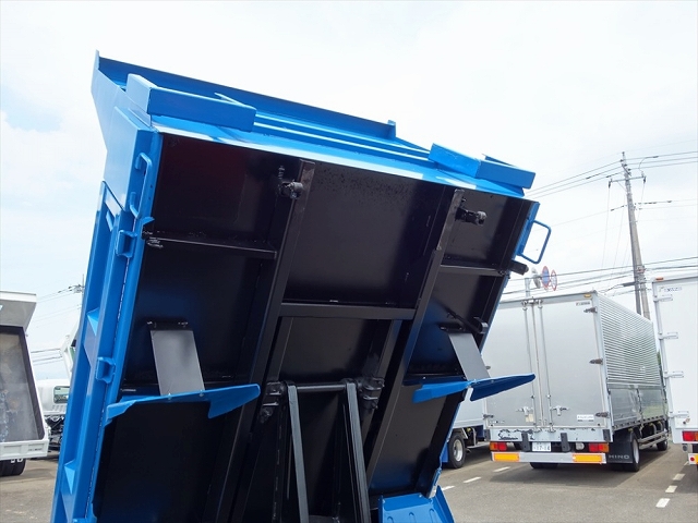 三菱ふそうファイターダンプ・クレーン付小型（2t・3t）[写真15]