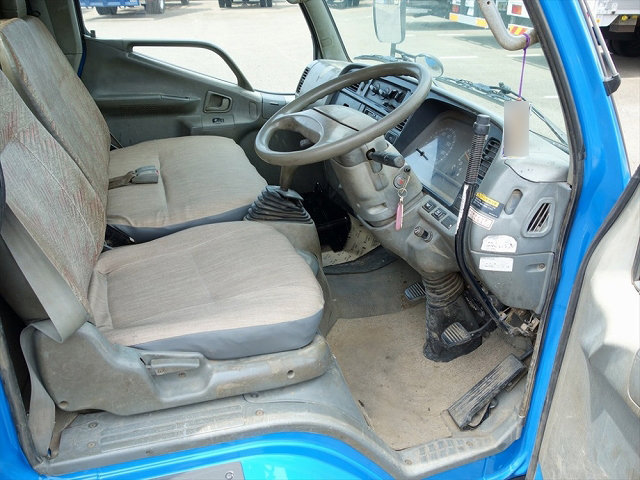 三菱ふそうファイターダンプ・クレーン付小型（2t・3t）[写真26]