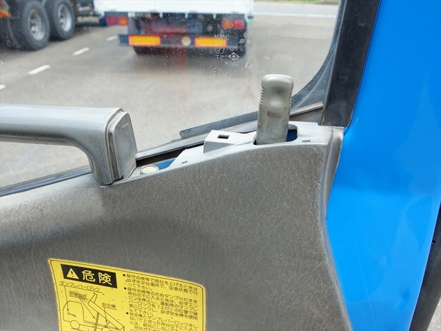 三菱ふそうファイターダンプ・クレーン付小型（2t・3t）[写真29]