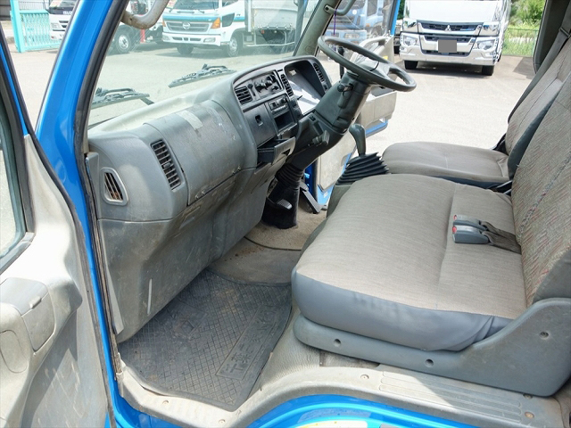 三菱ふそうファイターダンプ・クレーン付小型（2t・3t）[写真31]