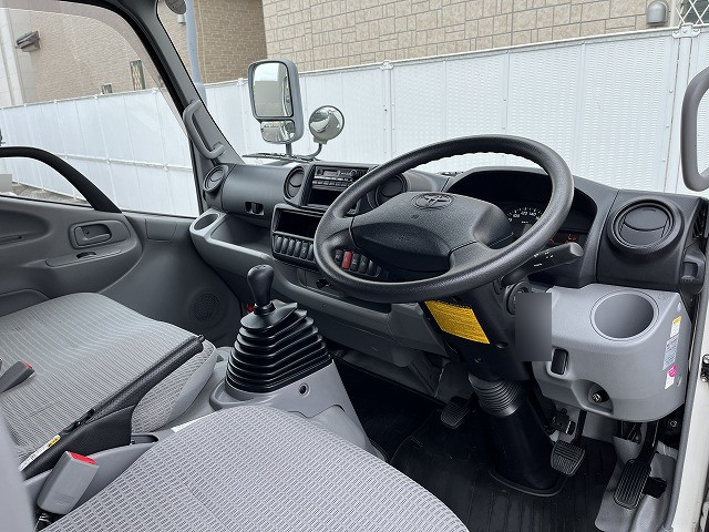 トヨタダイナ幌ウイング小型（2t・3t）[写真34]