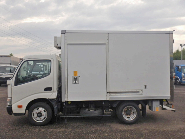 トヨタダイナ冷凍車（冷蔵車）小型（2t・3t）[写真04]
