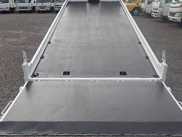 いすゞフォワードセーフティローダー中型（4t）[写真12]