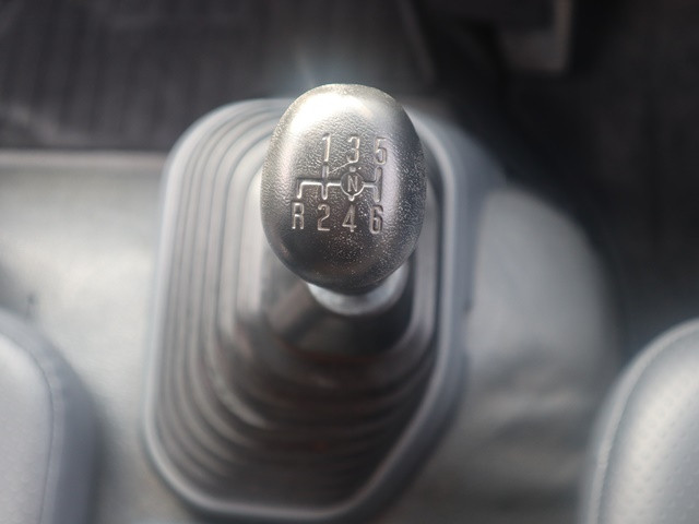 いすゞフォワードセーフティローダー中型（4t）[写真35]